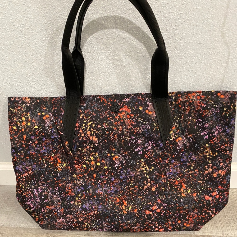 Lululemon Tote